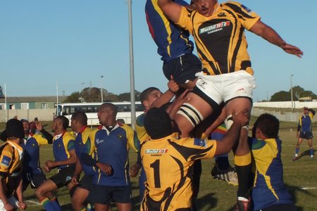 Gansbaai Black Leaves vat raak teen Hamlets Wen 21    20  2